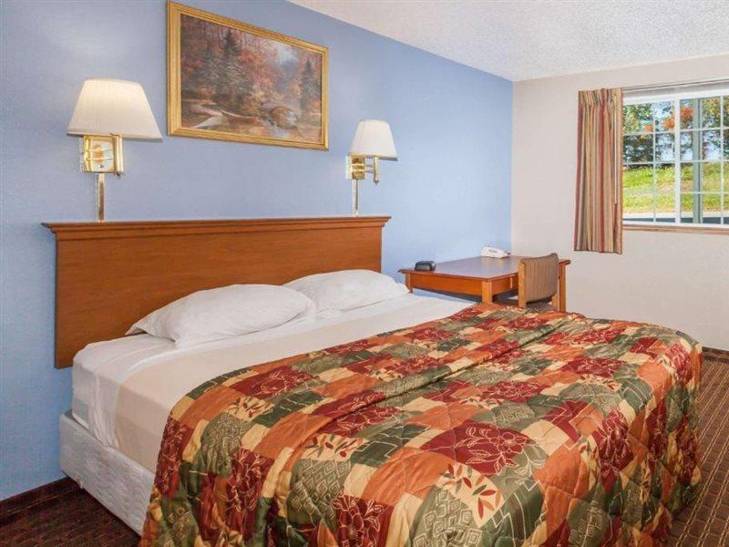 Super 8 By Wyndham Johnstown/Gloversville Екстериор снимка