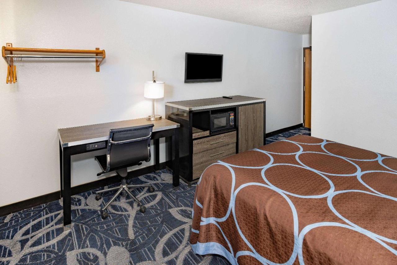 Super 8 By Wyndham Johnstown/Gloversville Екстериор снимка
