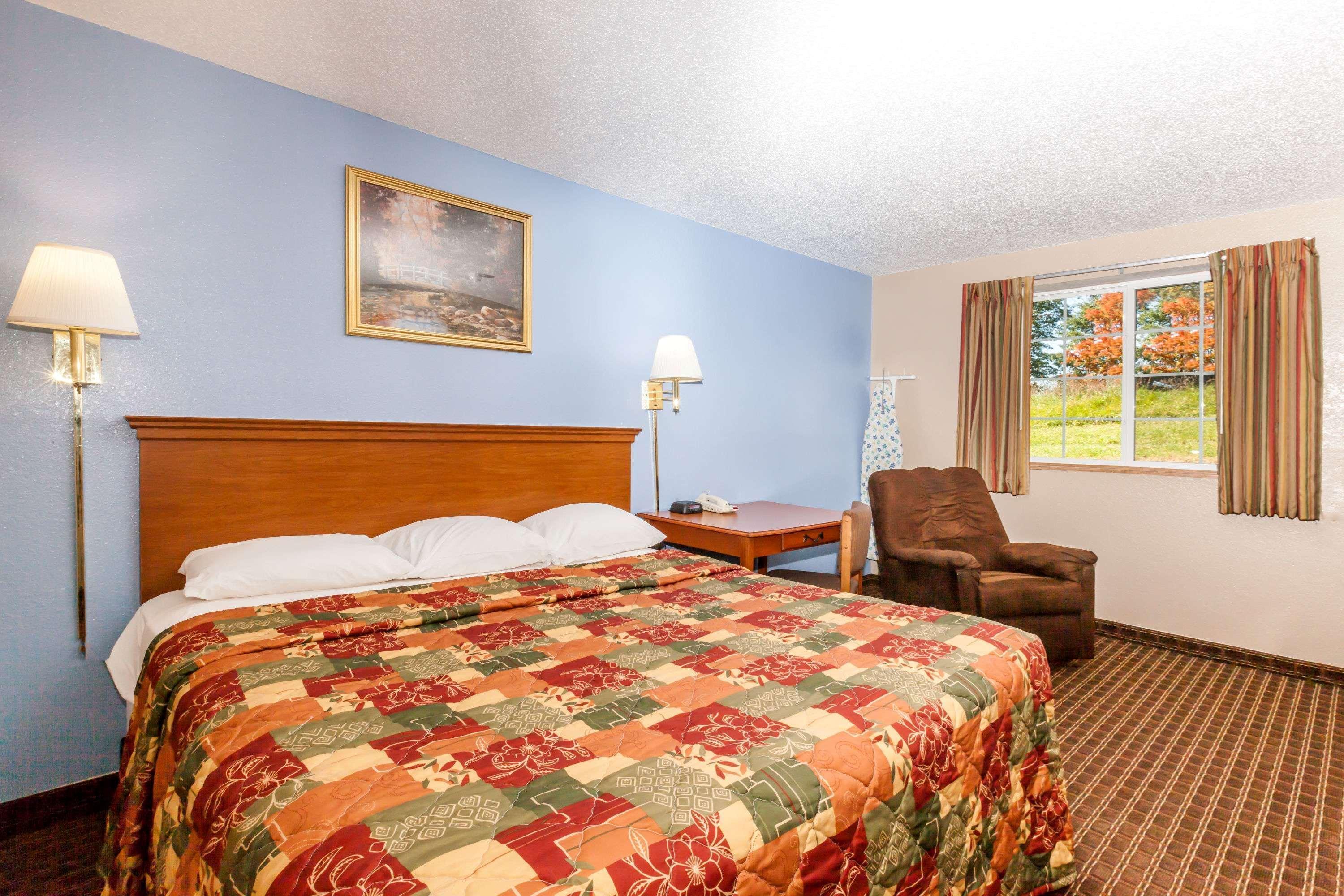 Super 8 By Wyndham Johnstown/Gloversville Екстериор снимка