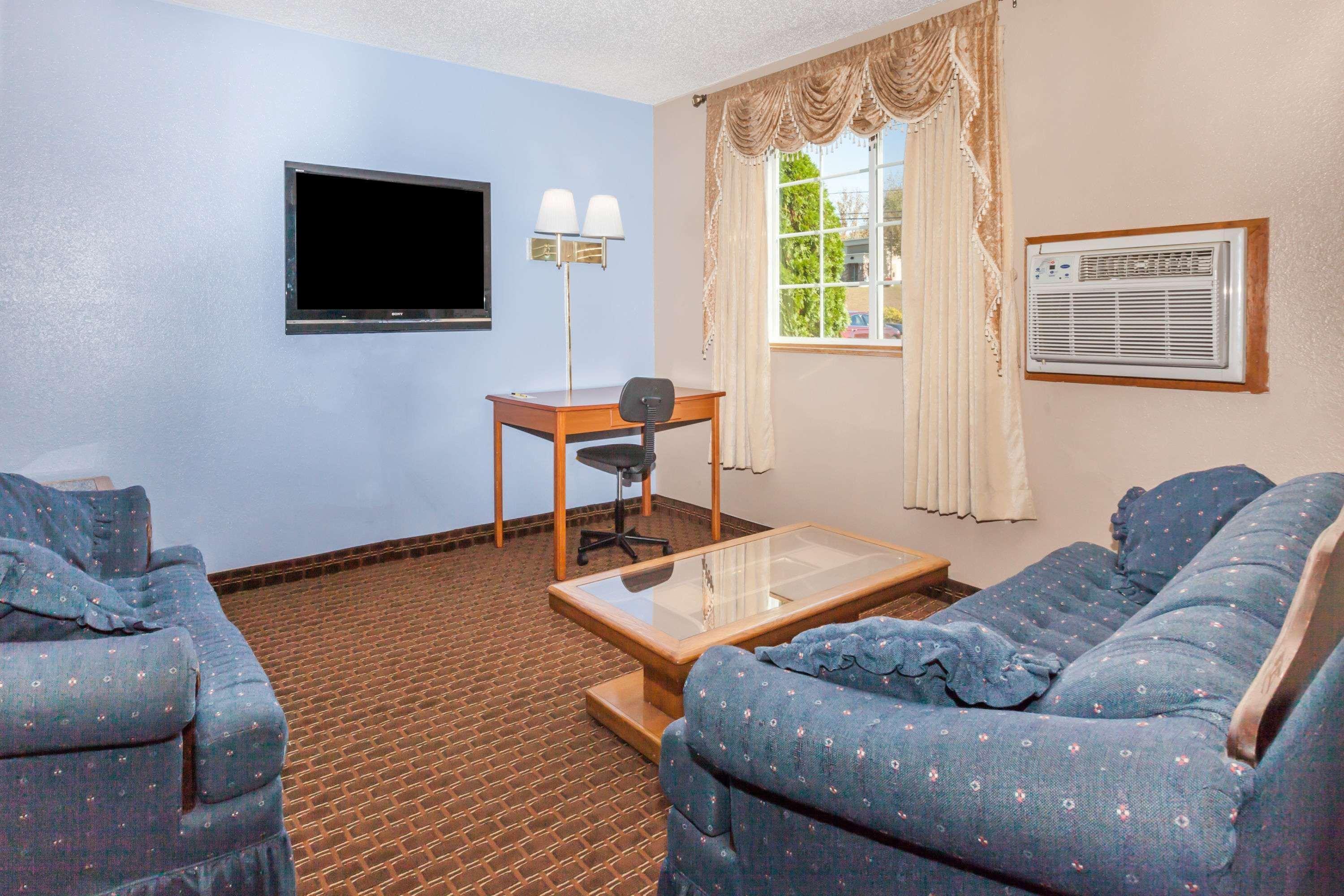 Super 8 By Wyndham Johnstown/Gloversville Екстериор снимка