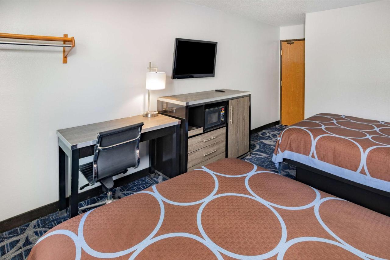 Super 8 By Wyndham Johnstown/Gloversville Екстериор снимка