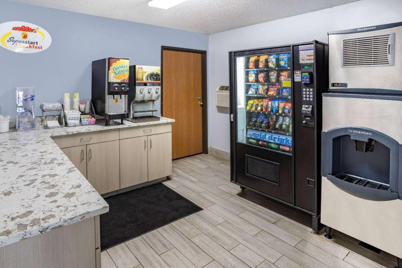 Super 8 By Wyndham Johnstown/Gloversville Екстериор снимка