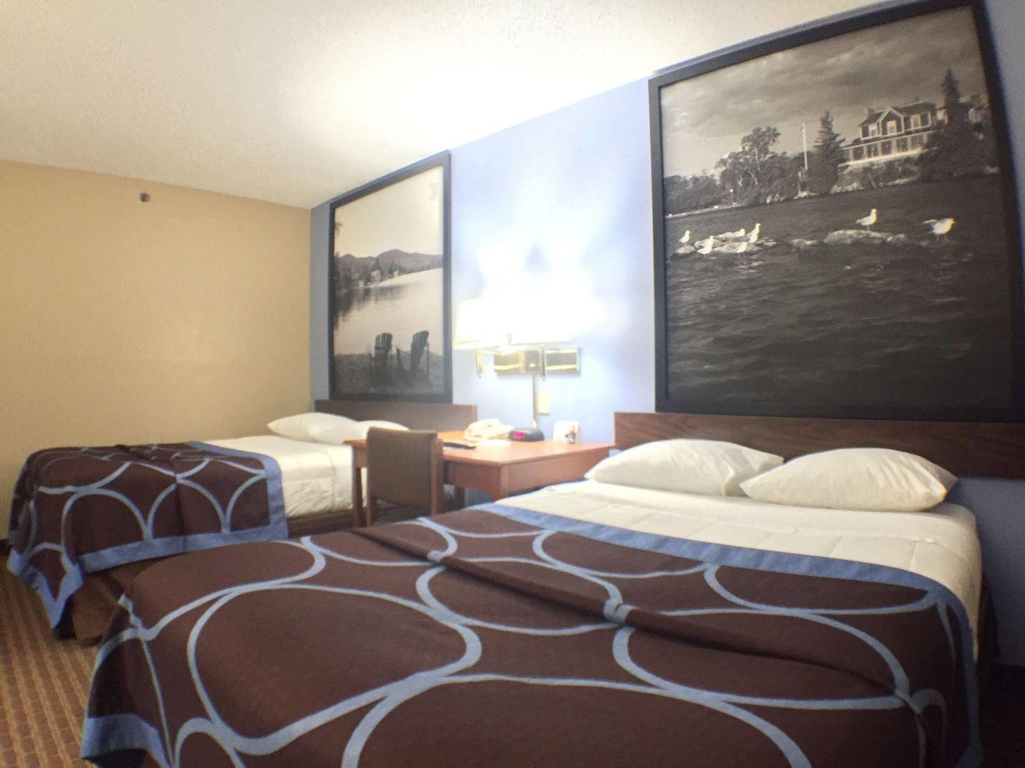 Super 8 By Wyndham Johnstown/Gloversville Екстериор снимка